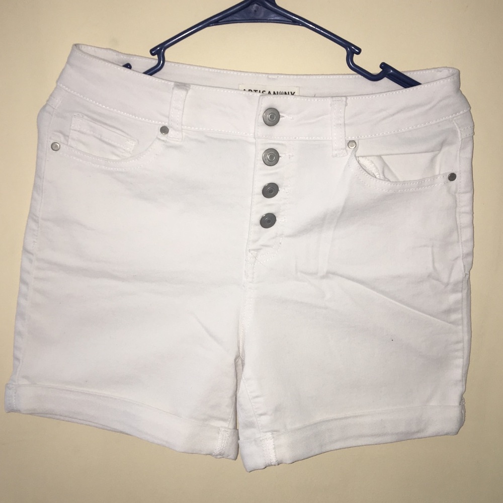 White high rise button up shorts size 6